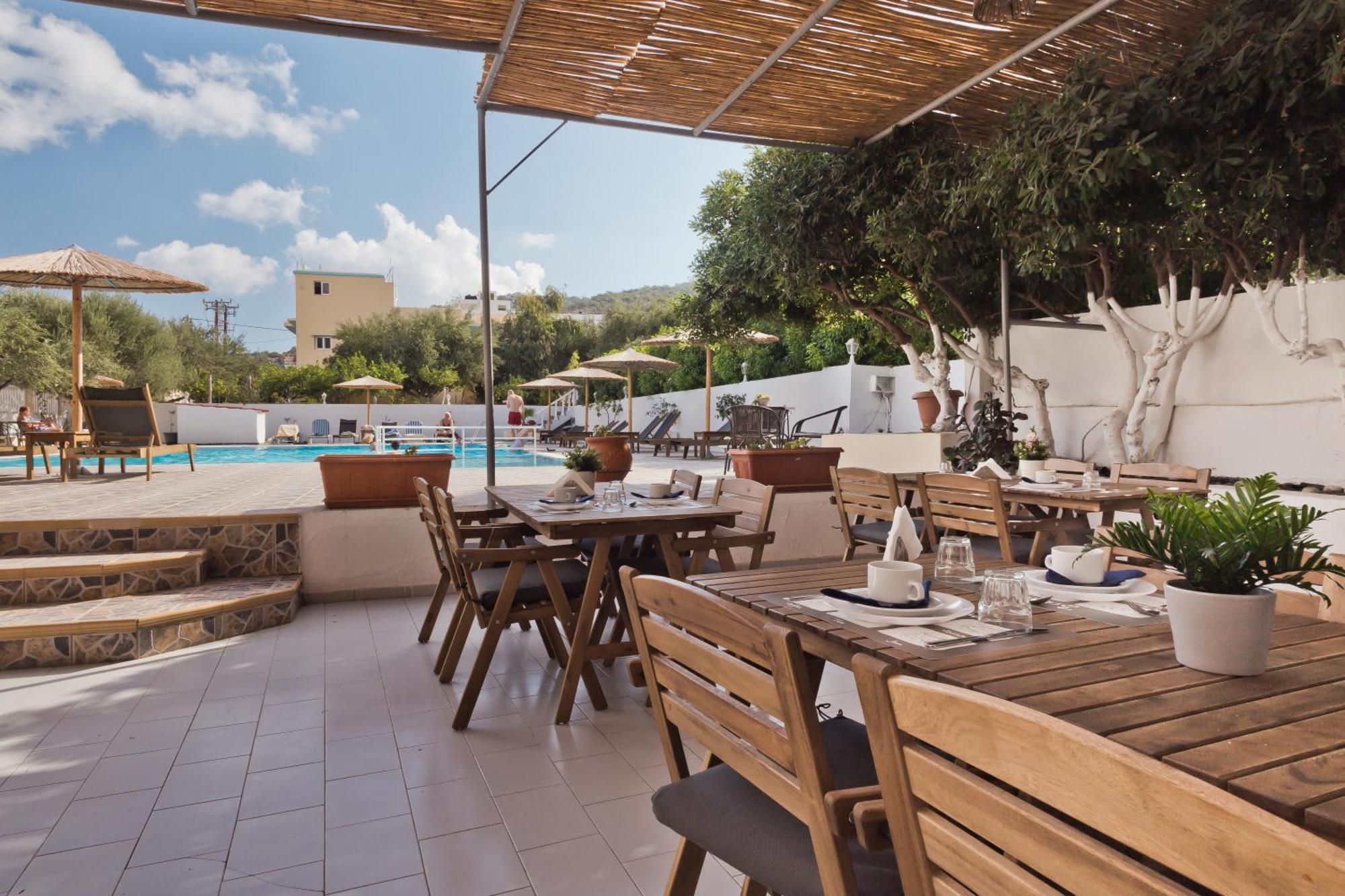 Regina Studios & Hotel Karpatos Zewnętrze zdjęcie