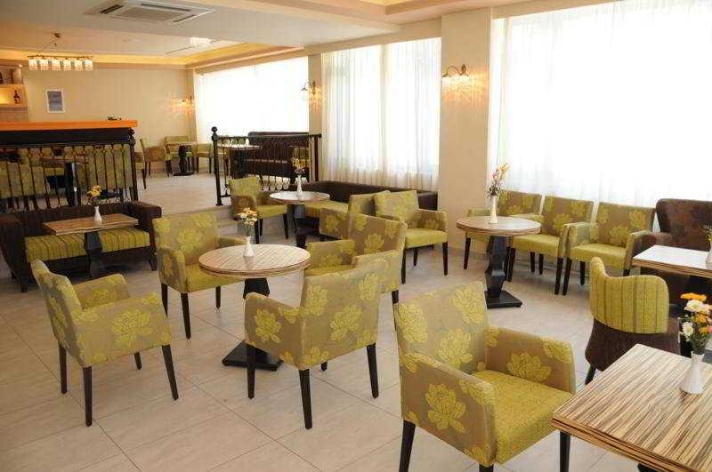 Regina Studios & Hotel Karpatos Zewnętrze zdjęcie